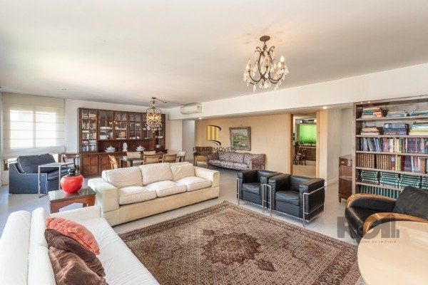Apartamento de 3 dormitórios (sendo 3 suítes)bem localizado, no bairro Auxiliadora em Porto Alegre-RS.