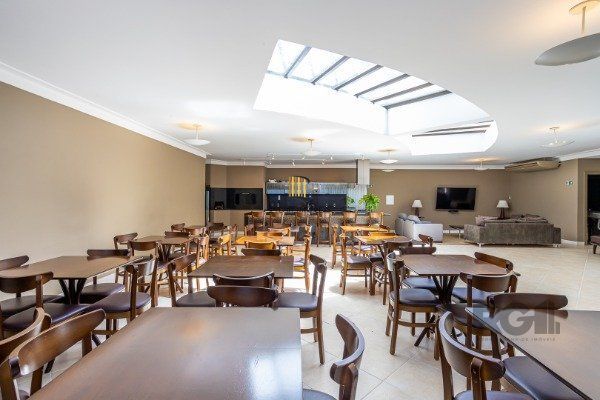 Apartamento de 3 dormitórios (sendo 3 suítes)bem localizado, no bairro Auxiliadora em Porto Alegre-RS.