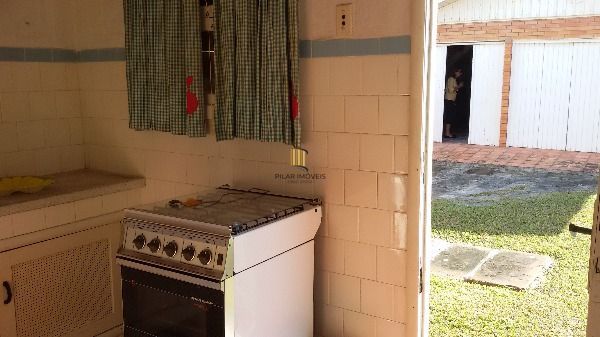Casa para Venda - 200m², 3 dormitórios, 5 vagas - Atlântida