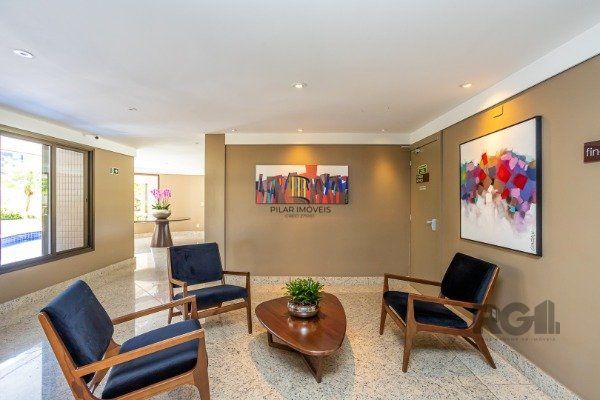 Apartamento de 3 dormitórios (sendo 3 suítes)bem localizado, no bairro Auxiliadora em Porto Alegre-RS.