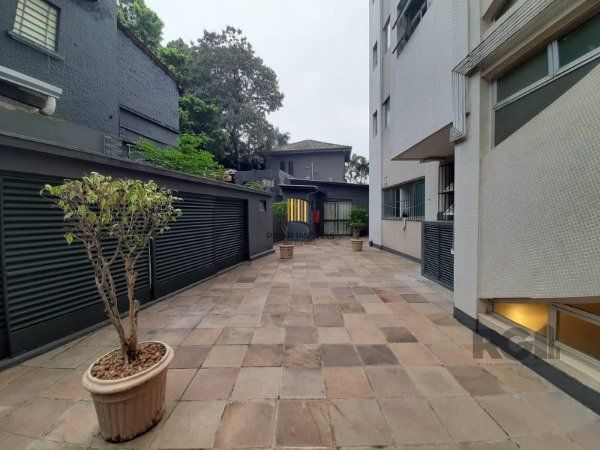 APARTAMENTO 3 DORMITÓRIOS, SENDO 1 SUÍTE MASTER, NO BAIRRO MOINHOS DE VENTO EM PORTO ALEGRE/RS