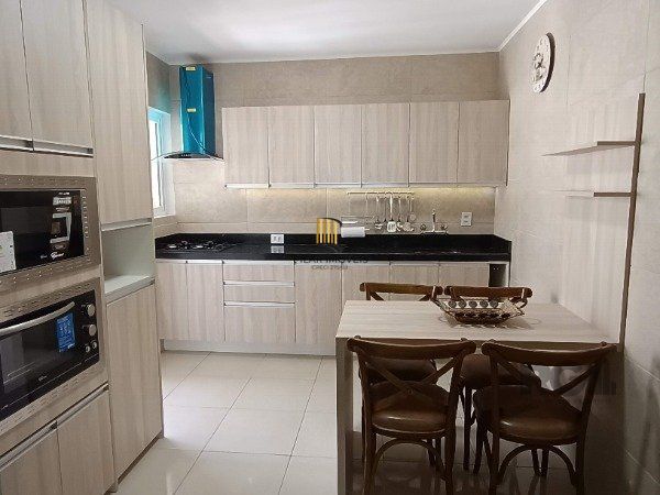 APARTAMENTO DE 3 DORMITÓRIOS, SENDO 1 SUÍTE NO BAIRRO MENINO DEUS EM PORTO ALEGRE/RS