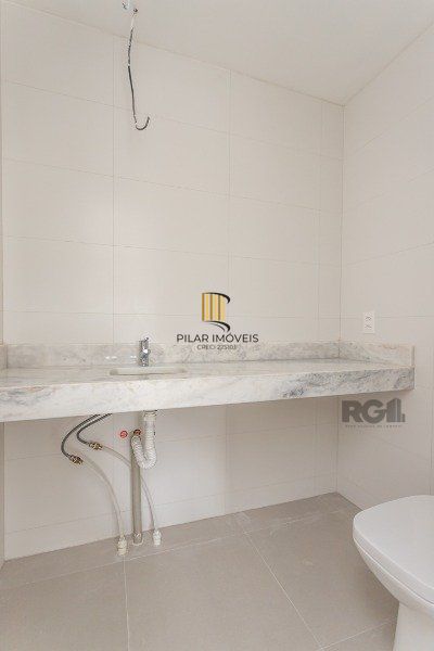 APARTAMENTO DE 03 DORMITÓRIOS SENDO 03 SUÍTES, NO BAIRRO AUXILIADORA - PORTO ALEGRE/RS