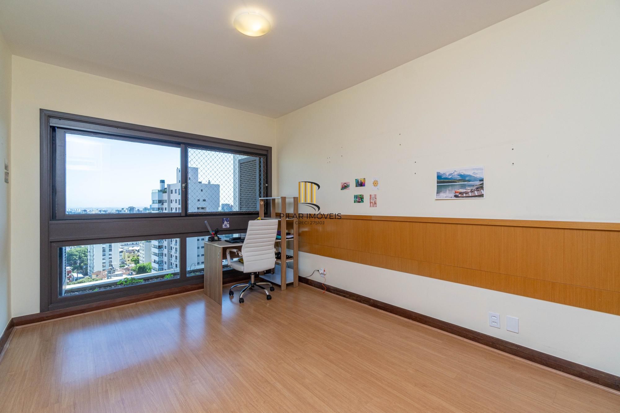 APARTAMENTO DE 3 DORMITÓRIOS, SENDO 1 SUÍTE, NO BAIRRO MONT'SERRAT EM PORTO ALEGRE/RS