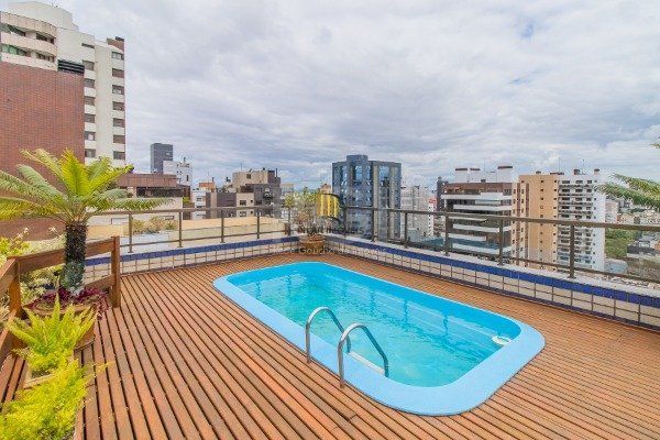Cobertura para Venda - 351m², 2 dormitórios, sendo 1 suites, 3 vagas - Petrópolis