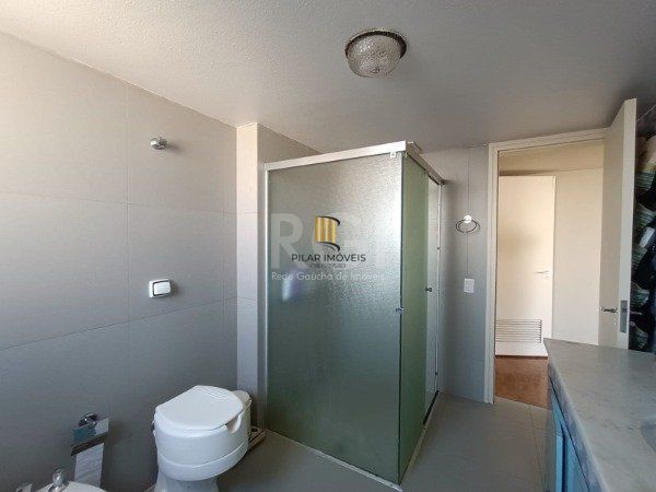 APARTAMENTO COM 3 DORMITÓRIOS E 2 VAGAS DE GARAGEM NO BAIRRO INDEPENDÊNCIA - PORTO ALEGRE/RS.