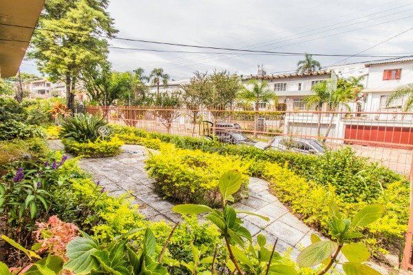 Casa para Venda - 408m², 3 dormitórios, sendo 3 suites, 4 vagas - Chácara das Pedras