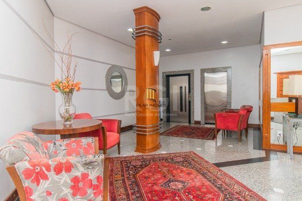 Cobertura para Venda - 351m², 2 dormitórios, sendo 1 suites, 3 vagas - Petrópolis