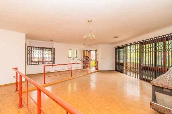 Casa para Venda - 408m², 3 dormitórios, sendo 3 suites, 4 vagas - Chácara das Pedras
