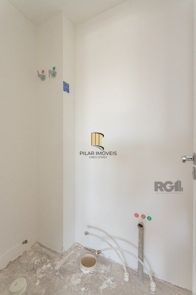 APARTAMENTO DE 02 DORMITÓRIOS SENDO 02 SUÍTES, NO BAIRRO AUXILIADORA EM PORTO ALEGRE/RS