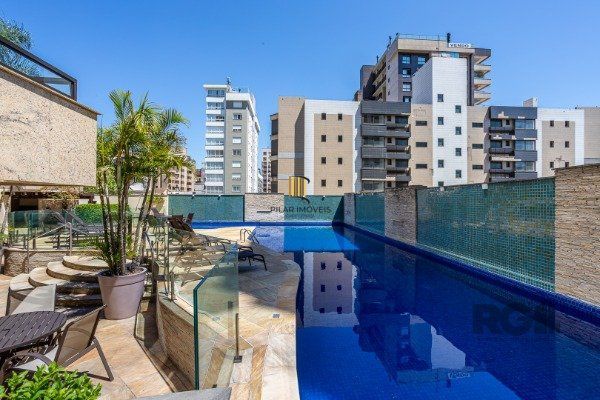 Apartamento de 3 dormitórios (sendo 3 suítes)bem localizado, no bairro Auxiliadora em Porto Alegre-RS.
