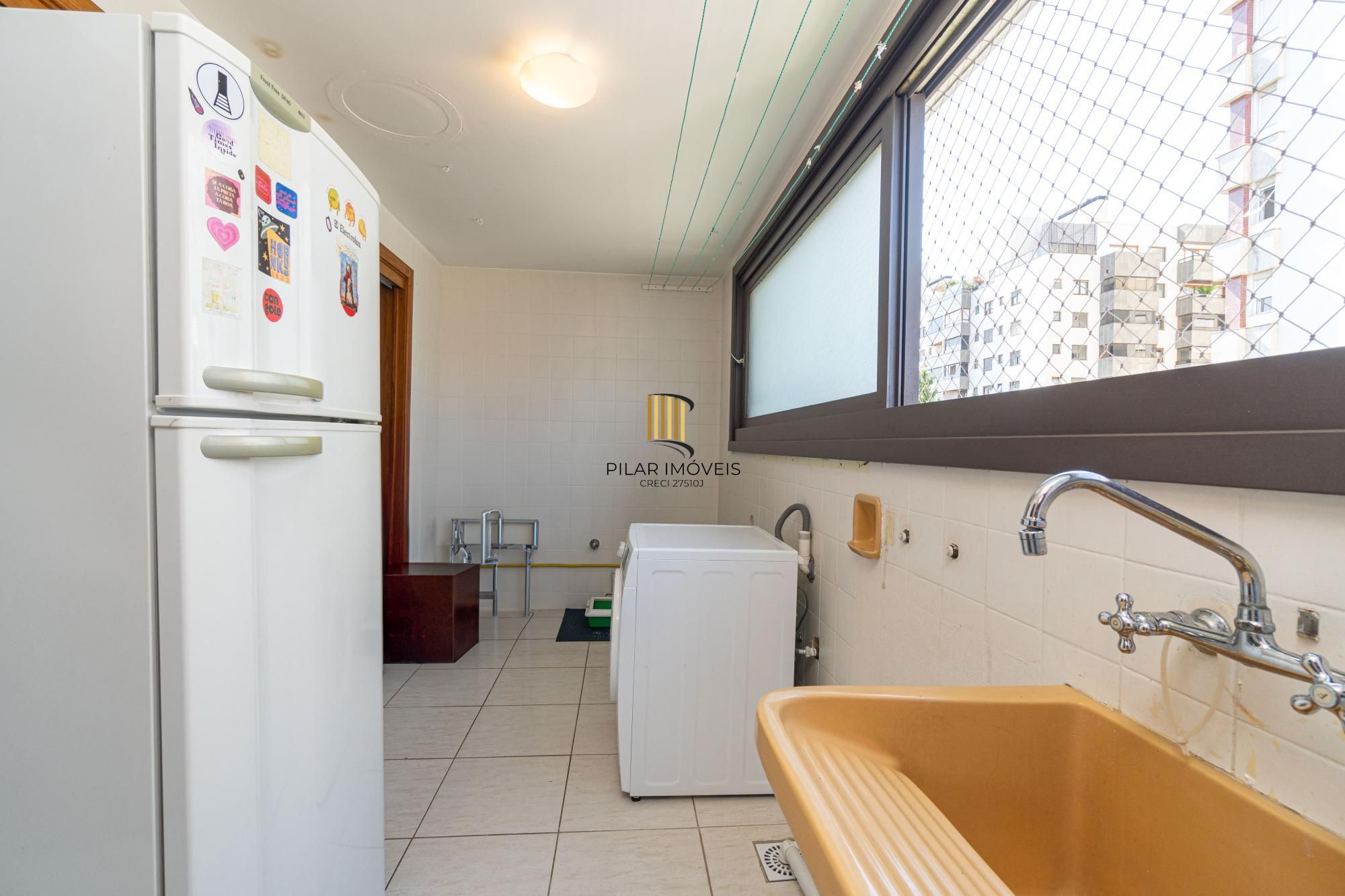 APARTAMENTO DE 3 DORMITÓRIOS, SENDO 1 SUÍTE, NO BAIRRO MONT'SERRAT EM PORTO ALEGRE/RS