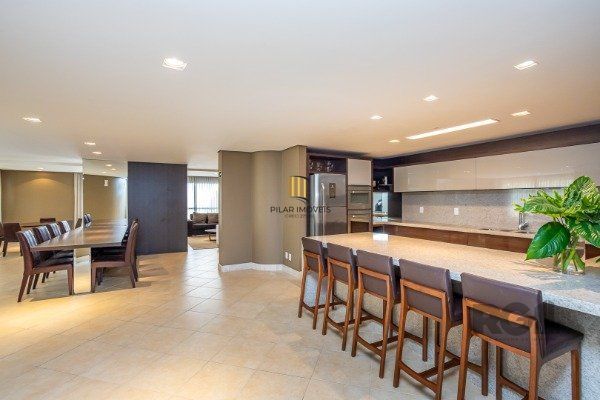 Apartamento de 3 dormitórios (sendo 3 suítes)bem localizado, no bairro Auxiliadora em Porto Alegre-RS.