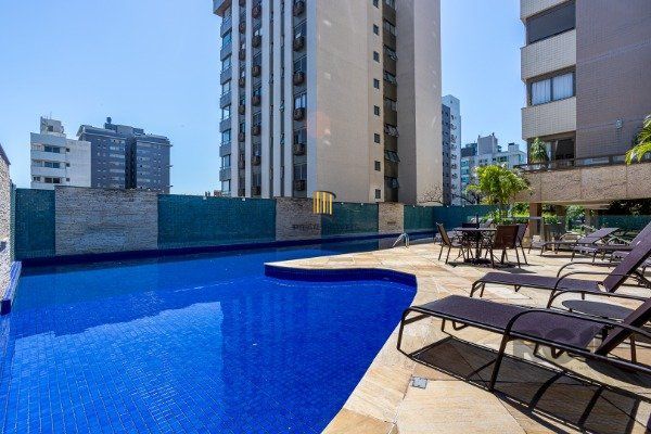 Apartamento de 3 dormitórios (sendo 3 suítes)bem localizado, no bairro Auxiliadora em Porto Alegre-RS.
