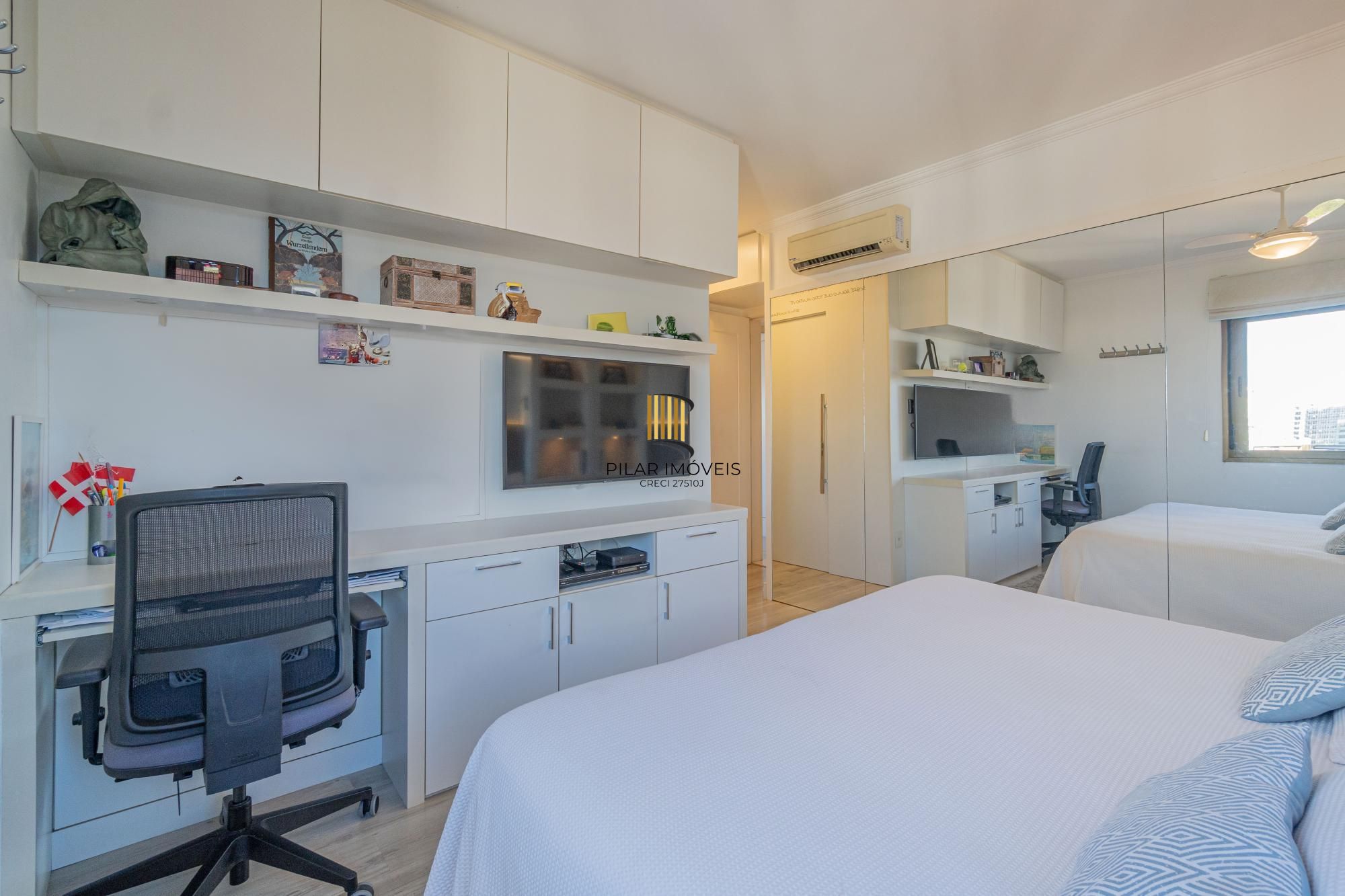 Apartamento com 3 dormitórios sendo 3 suítes no bairro Auxiliadora - POA/RS