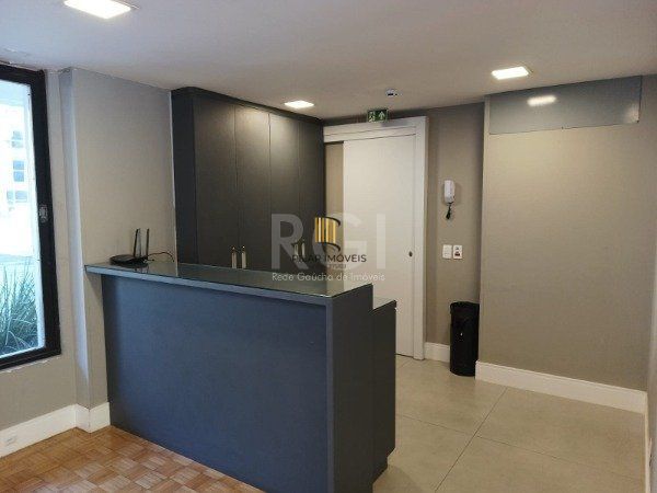 APARTAMENTO COM 3 DORMITÓRIOS E 2 VAGAS DE GARAGEM NO BAIRRO INDEPENDÊNCIA - PORTO ALEGRE/RS.