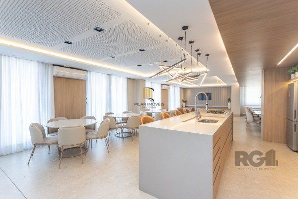 APARTAMENTO DE 02 DORMITÓRIOS SENDO 02 SUÍTES, NO BAIRRO AUXILIADORA EM PORTO ALEGRE/RS