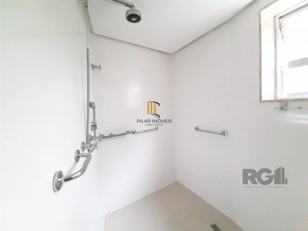 APARTAMENTO 3 DORMITÓRIOS, SENDO 1 SUÍTE MASTER, NO BAIRRO MOINHOS DE VENTO EM PORTO ALEGRE/RS
