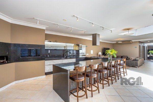 Apartamento de 3 dormitórios (sendo 3 suítes)bem localizado, no bairro Auxiliadora em Porto Alegre-RS.