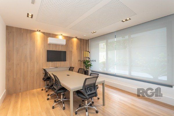 APARTAMENTO DE 02 DORMITÓRIOS SENDO 02 SUÍTES, NO BAIRRO AUXILIADORA EM PORTO ALEGRE/RS