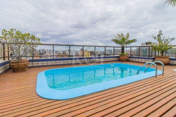 Cobertura para Venda - 351m², 2 dormitórios, sendo 1 suites, 3 vagas - Petrópolis
