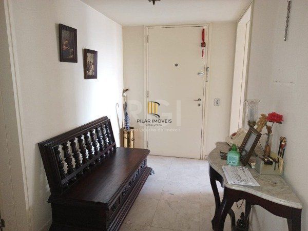 APARTAMENTO COM 3 DORMITÓRIOS E 2 VAGAS DE GARAGEM NO BAIRRO INDEPENDÊNCIA - PORTO ALEGRE/RS.