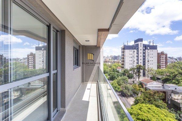 APARTAMENTO DE 02 DORMITÓRIOS SENDO 02 SUÍTES, NO BAIRRO AUXILIADORA EM PORTO ALEGRE/RS