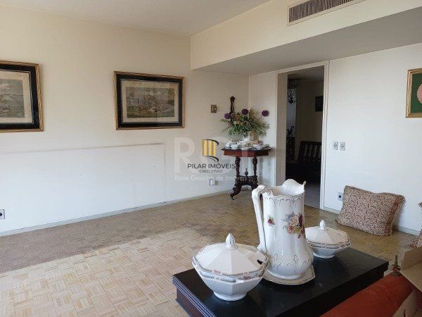 APARTAMENTO COM 3 DORMITÓRIOS E 2 VAGAS DE GARAGEM NO BAIRRO INDEPENDÊNCIA - PORTO ALEGRE/RS.
