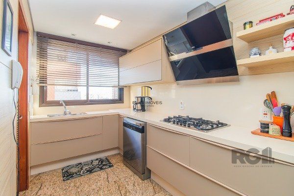 APARTAMENTO COM 03 DORMITÓRIOS, SENDO 03 SUÍTES, NO BAIRRO RIO BRANCO - PORTO ALEGRE/RS.