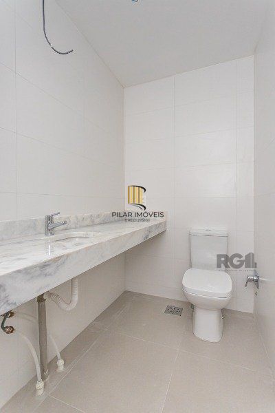 APARTAMENTO DE 03 DORMITÓRIOS SENDO 03 SUÍTES, NO BAIRRO AUXILIADORA - PORTO ALEGRE/RS