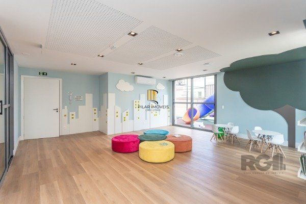 APARTAMENTO DE 02 DORMITÓRIOS SENDO 02 SUÍTES, NO BAIRRO AUXILIADORA EM PORTO ALEGRE/RS