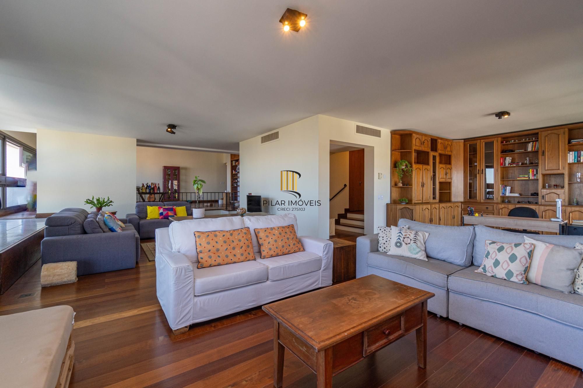 APARTAMENTO DE 3 DORMITÓRIOS, SENDO 1 SUÍTE, NO BAIRRO MONT'SERRAT EM PORTO ALEGRE/RS