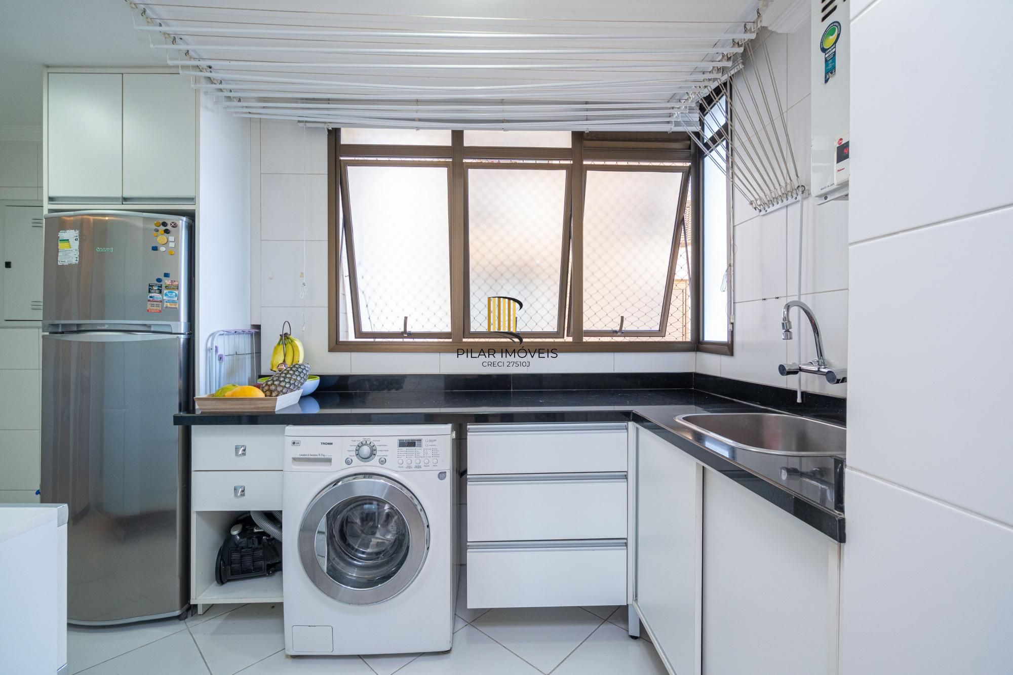 Apartamento com 3 dormitórios sendo 3 suítes no bairro Auxiliadora - POA/RS