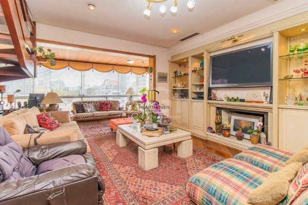 Cobertura para Venda - 351m², 2 dormitórios, sendo 1 suites, 3 vagas - Petrópolis