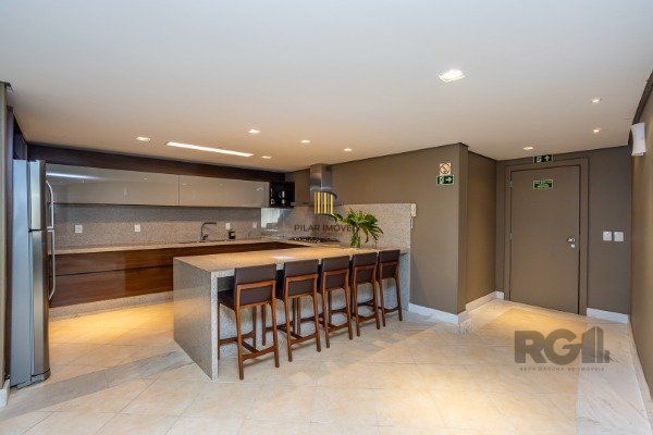 Apartamento de 3 dormitórios (sendo 3 suítes)bem localizado, no bairro Auxiliadora em Porto Alegre-RS.