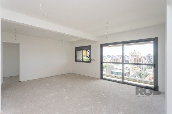 APARTAMENTO DE 02 DORMITÓRIOS SENDO 02 SUÍTES, NO BAIRRO AUXILIADORA EM PORTO ALEGRE/RS