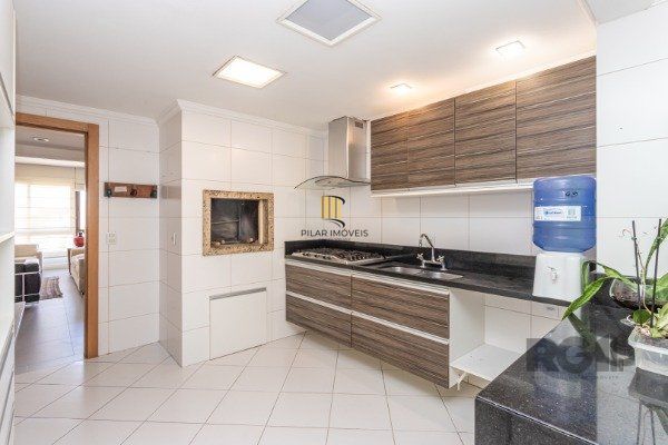 Apartamento de 3 dormitórios (sendo 3 suítes)bem localizado, no bairro Auxiliadora em Porto Alegre-RS.