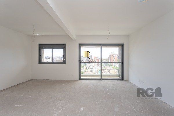 APARTAMENTO DE 02 DORMITÓRIOS SENDO 02 SUÍTES, NO BAIRRO AUXILIADORA EM PORTO ALEGRE/RS