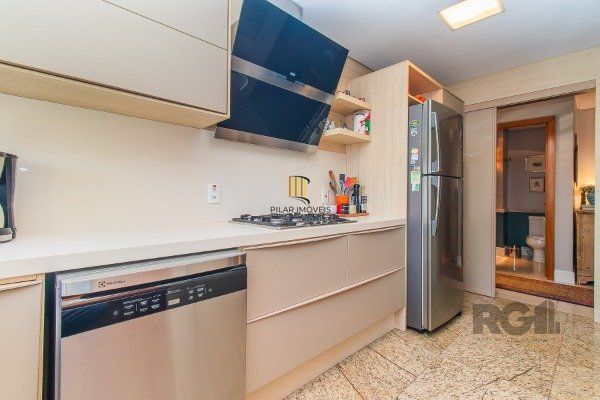 APARTAMENTO COM 03 DORMITÓRIOS, SENDO 03 SUÍTES, NO BAIRRO RIO BRANCO - PORTO ALEGRE/RS.