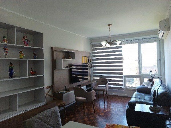APARTAMENTO DE 3 DORMITÓRIOS, SENDO 1 SUÍTE NO BAIRRO MENINO DEUS EM PORTO ALEGRE/RS