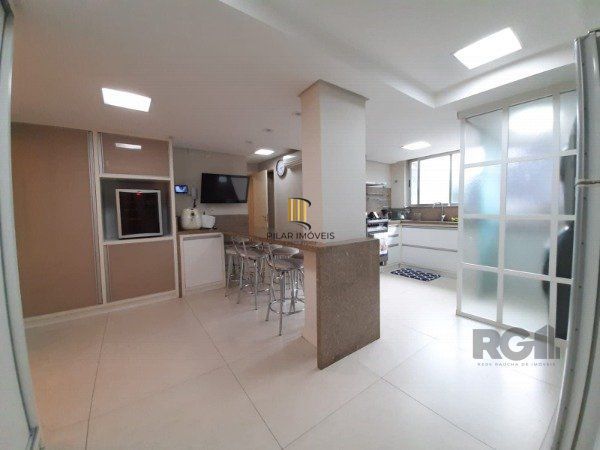 APARTAMENTO 3 DORMITÓRIOS, SENDO 1 SUÍTE MASTER, NO BAIRRO MOINHOS DE VENTO EM PORTO ALEGRE/RS