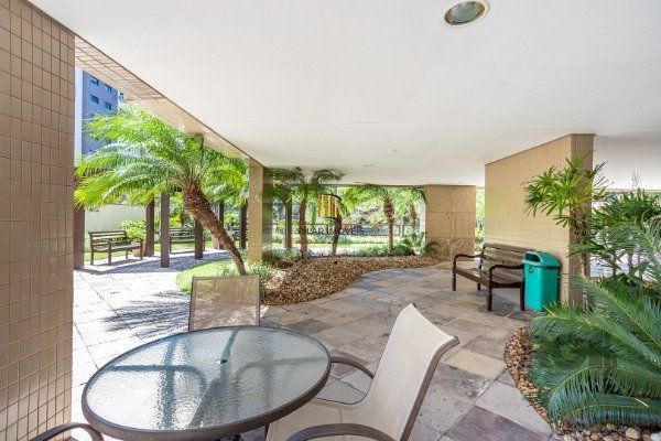Apartamento de 3 dormitórios (sendo 3 suítes)bem localizado, no bairro Auxiliadora em Porto Alegre-RS.