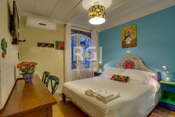 Hotel para Venda - 512.93m², 8 dormitórios, sendo 8 suites, 7 vagas - Centro