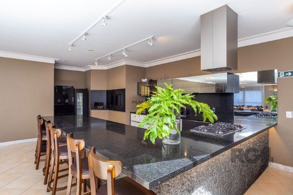 Apartamento de 3 dormitórios (sendo 3 suítes)bem localizado, no bairro Auxiliadora em Porto Alegre-RS.