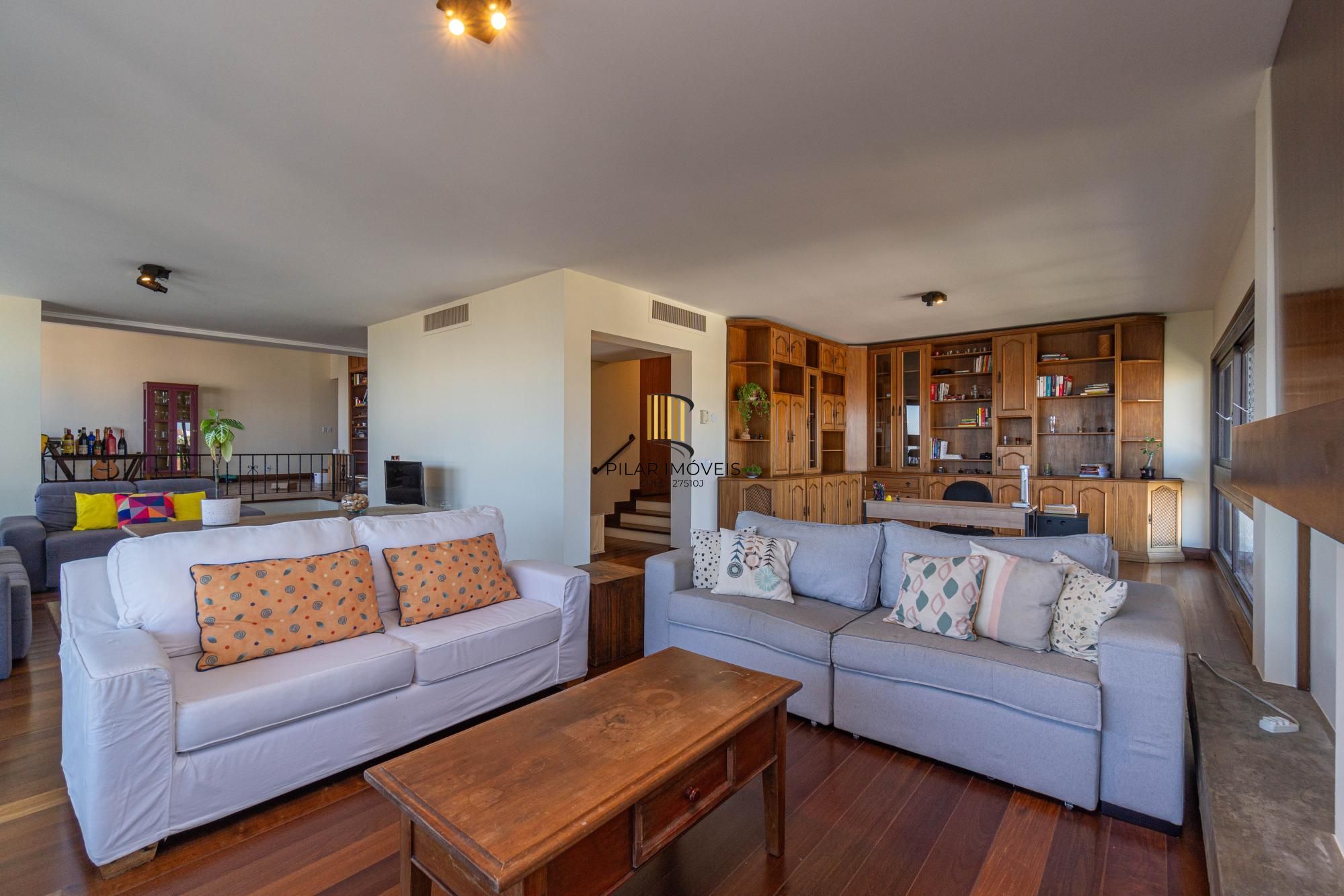 APARTAMENTO DE 3 DORMITÓRIOS, SENDO 1 SUÍTE, NO BAIRRO MONT'SERRAT EM PORTO ALEGRE/RS