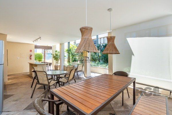 Apartamento de 3 dormitórios (sendo 3 suítes)bem localizado, no bairro Auxiliadora em Porto Alegre-RS.