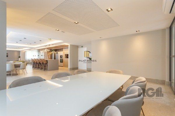 APARTAMENTO DE 02 DORMITÓRIOS SENDO 02 SUÍTES, NO BAIRRO AUXILIADORA EM PORTO ALEGRE/RS