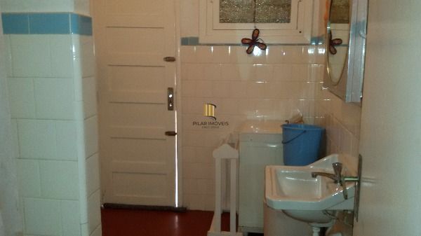 Casa para Venda - 200m², 3 dormitórios, 5 vagas - Atlântida