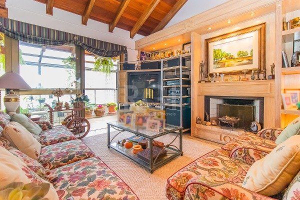 Cobertura para Venda - 351m², 2 dormitórios, sendo 1 suites, 3 vagas - Petrópolis