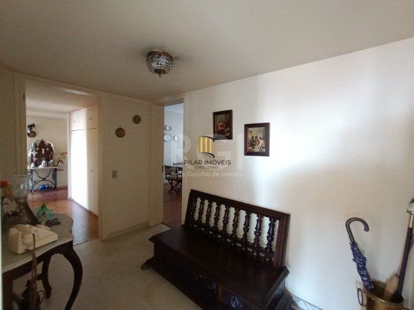 APARTAMENTO COM 3 DORMITÓRIOS E 2 VAGAS DE GARAGEM NO BAIRRO INDEPENDÊNCIA - PORTO ALEGRE/RS.